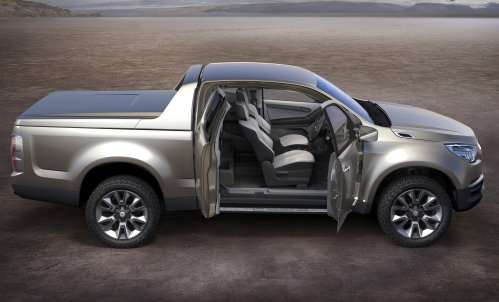 A shot of the new Chevrolet Colorado Show Truck from the side | Torque News